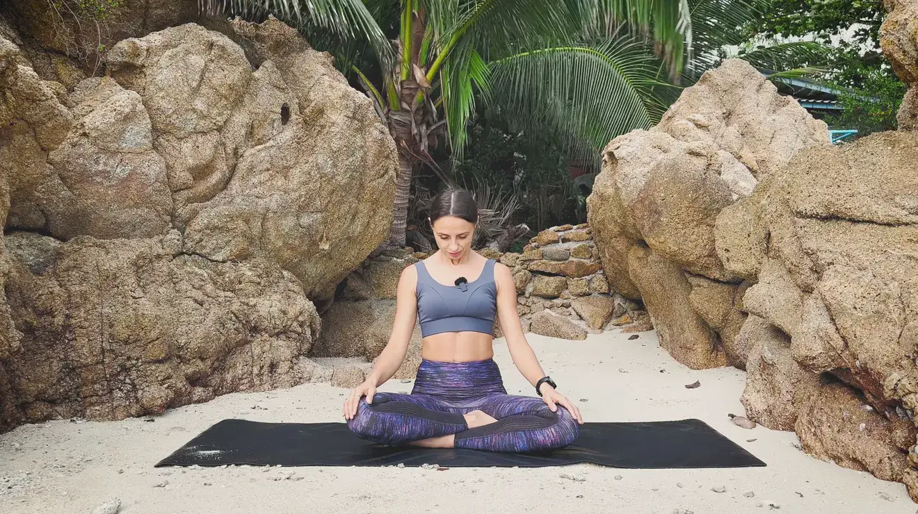 Кадр: Milky Vegan Yoga / YouTube