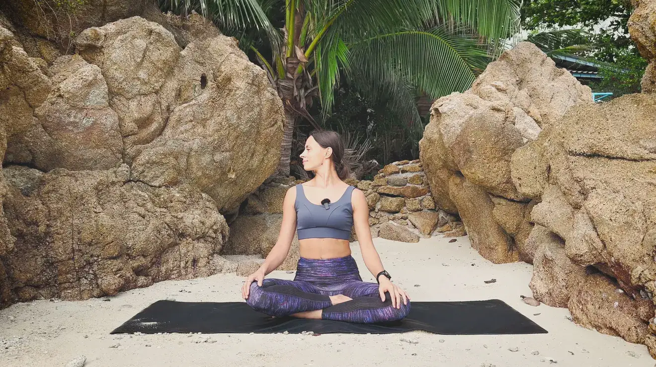 Кадр: Milky Vegan Yoga / YouTube