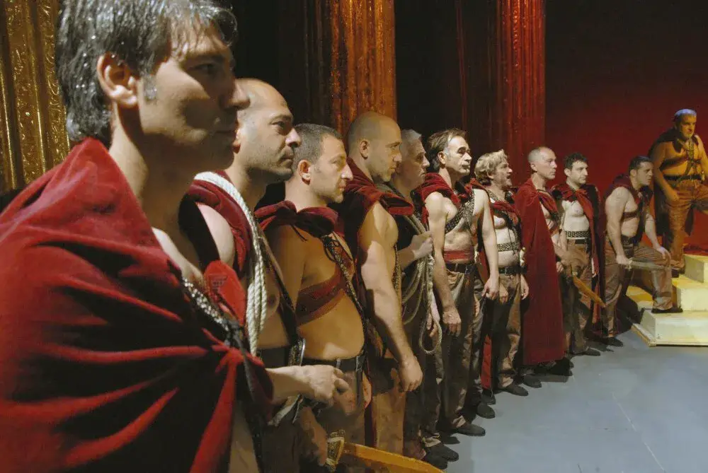 Кадры из фильма "Цезарь должен умереть", 2012